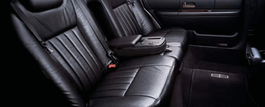 BLACK LINCOLN TOWN CAR